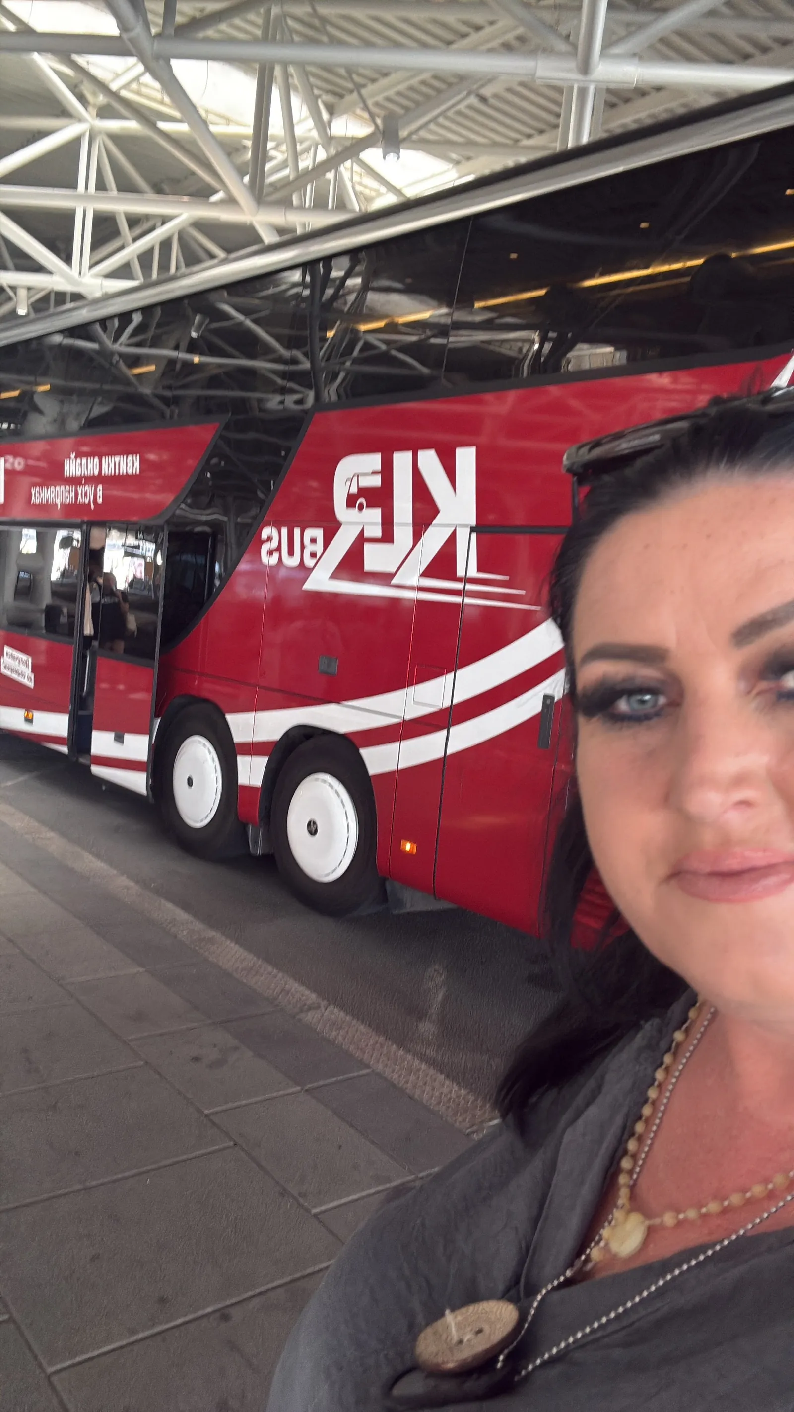 Maruška antes de partir en autobús hacia Ucrania, agosto de 2026