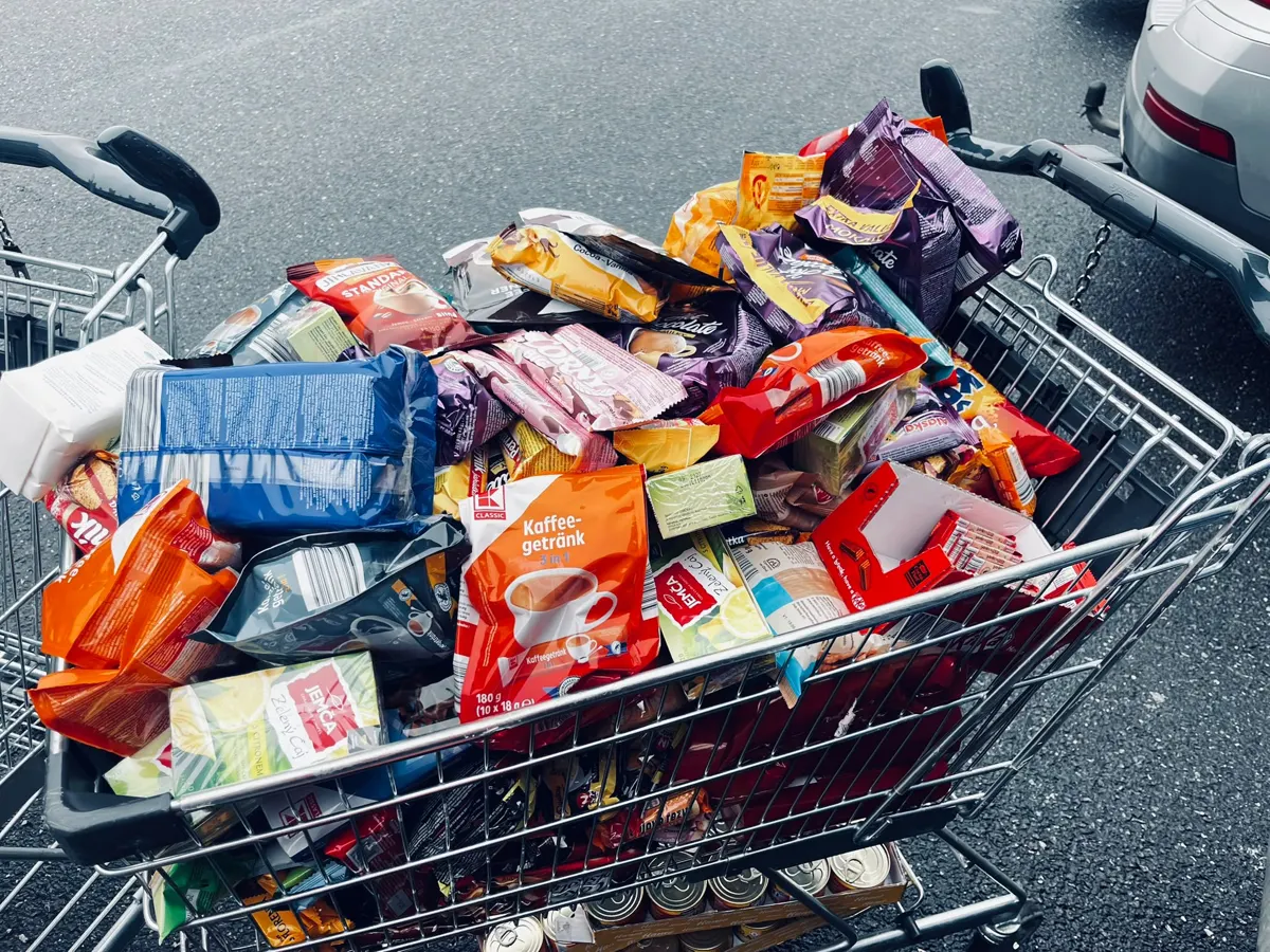 Buying food for soldiers